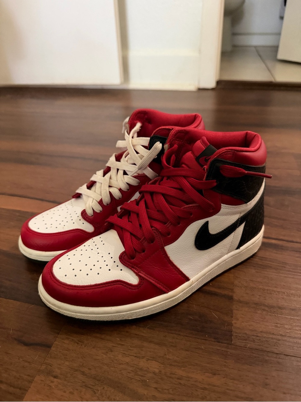 Women's Air retro air jordan 1 high “satin snake”